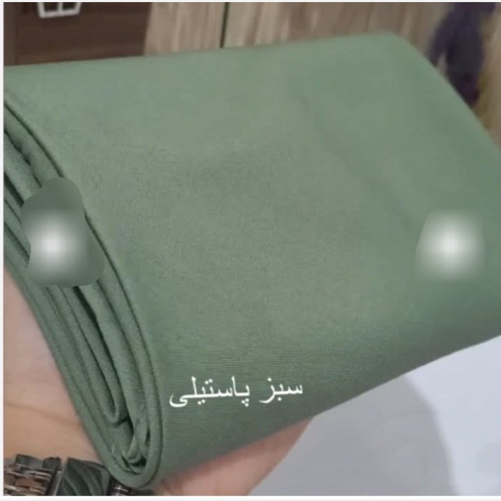 مقنعه کرپ حریر خاویاری قواره 90 و 100 (شامل هدیه)