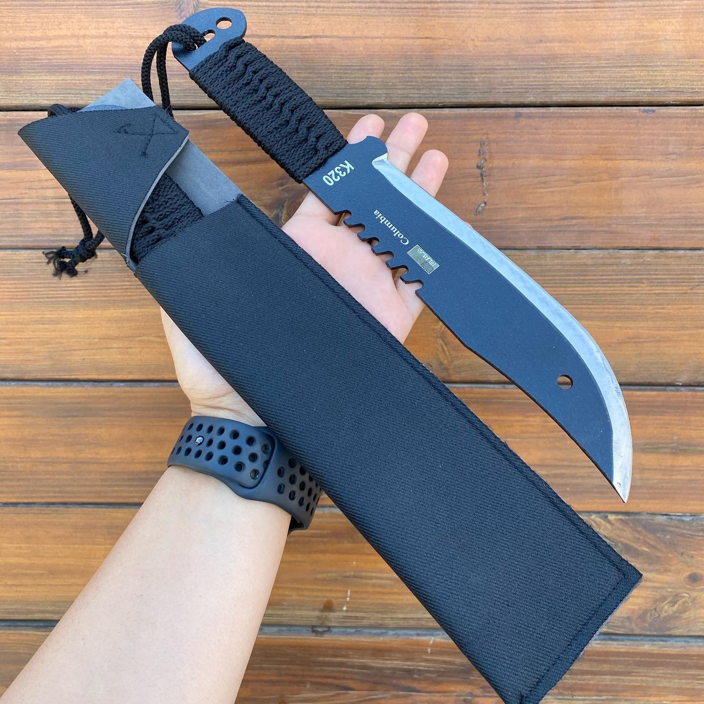 چاقو طبیعتگردی کلمبیا کد K320 مشکی با غلاف چسبی