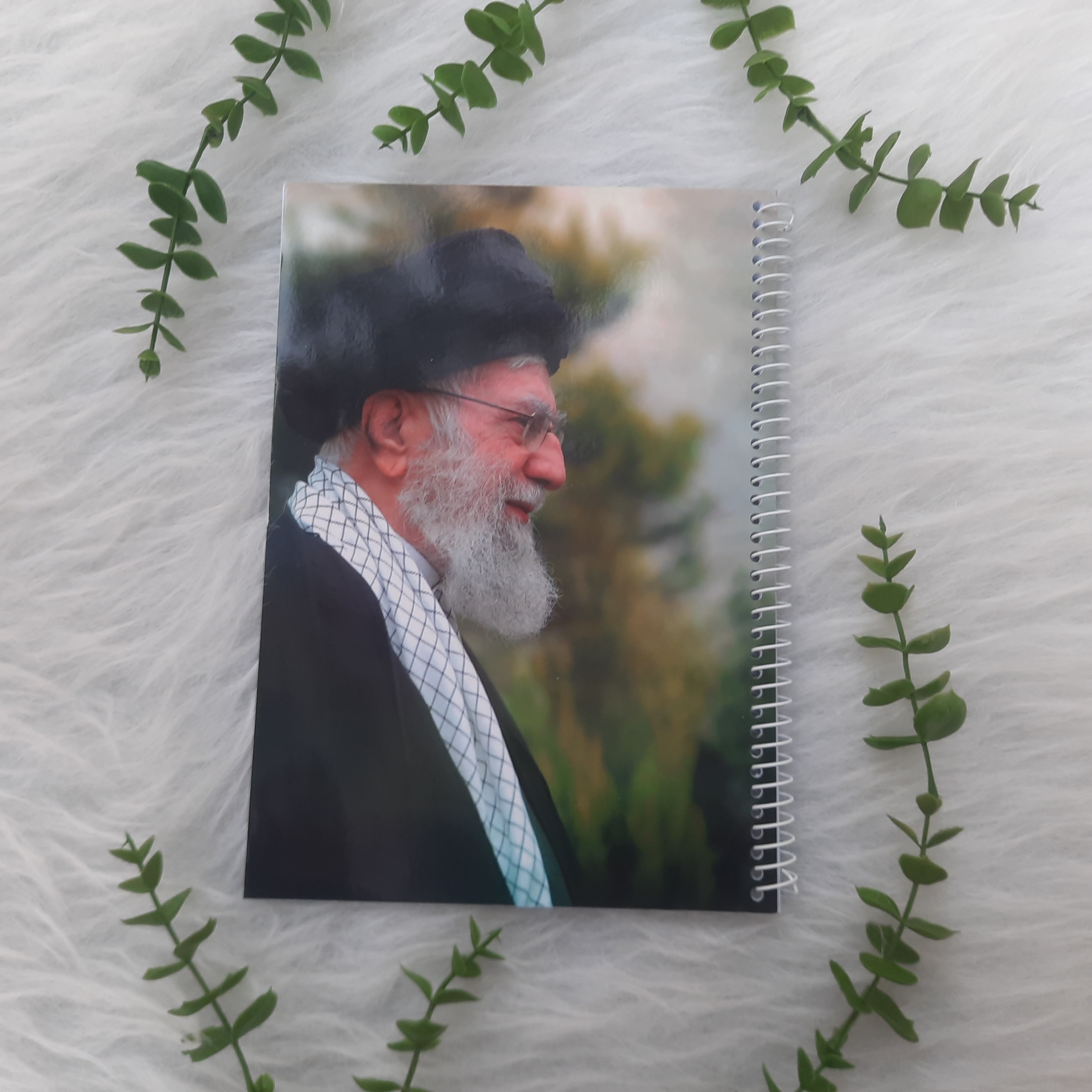 دفتر با طرح رهبر شهید (64برگ)