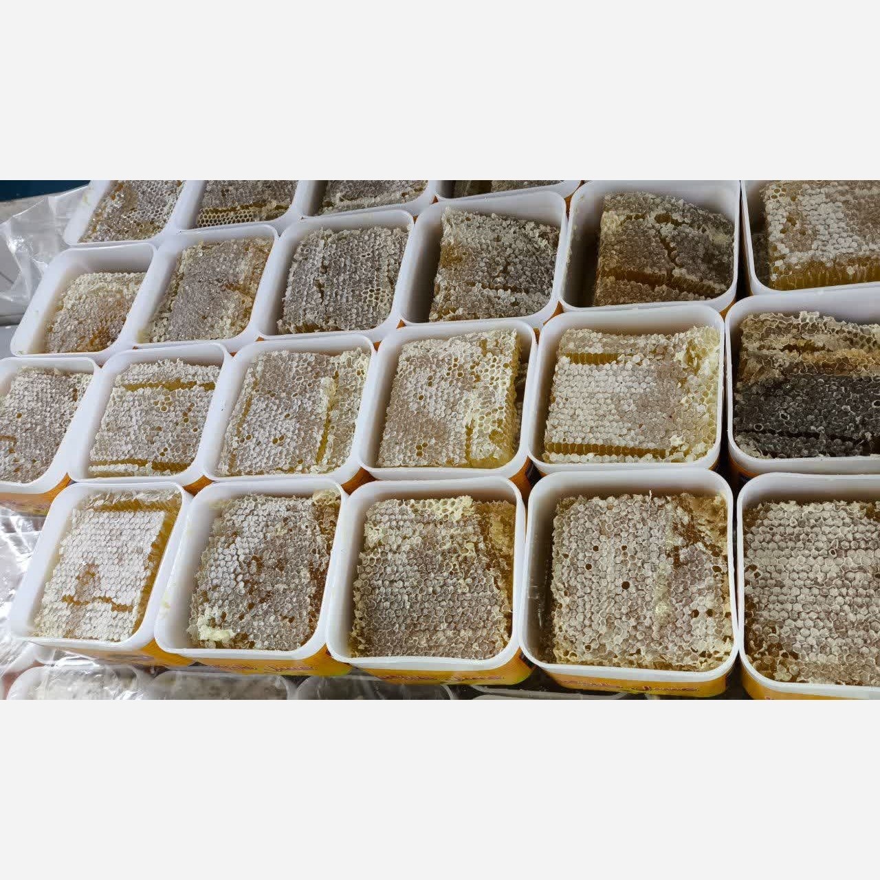 عسل طبیعی چهل گیاه باموم سبلان( یک کیلویی)