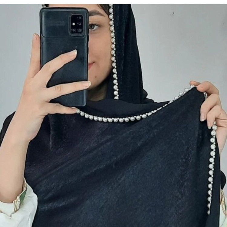 شال مشکی مجلسی دور مروارید پارچه کوپرا به قیمت عمده (هدیه و تخفیف)