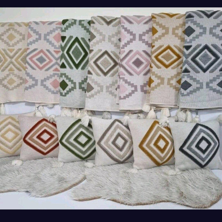 کاور کوسن پانچدوزی نخ ترک درجه 1 (پس کرایه)