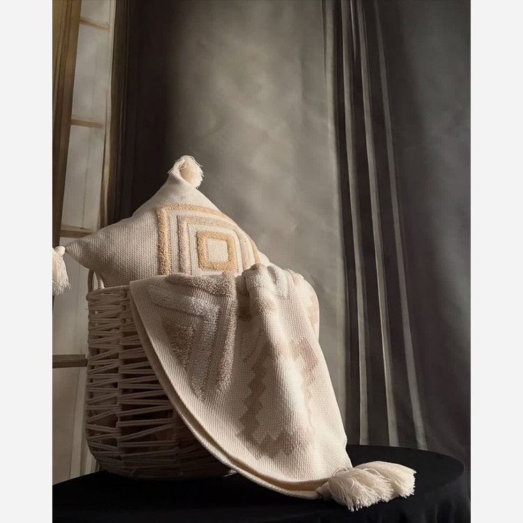 کاور کوسن پانچدوزی نخ ترک درجه 1 (پس کرایه)
