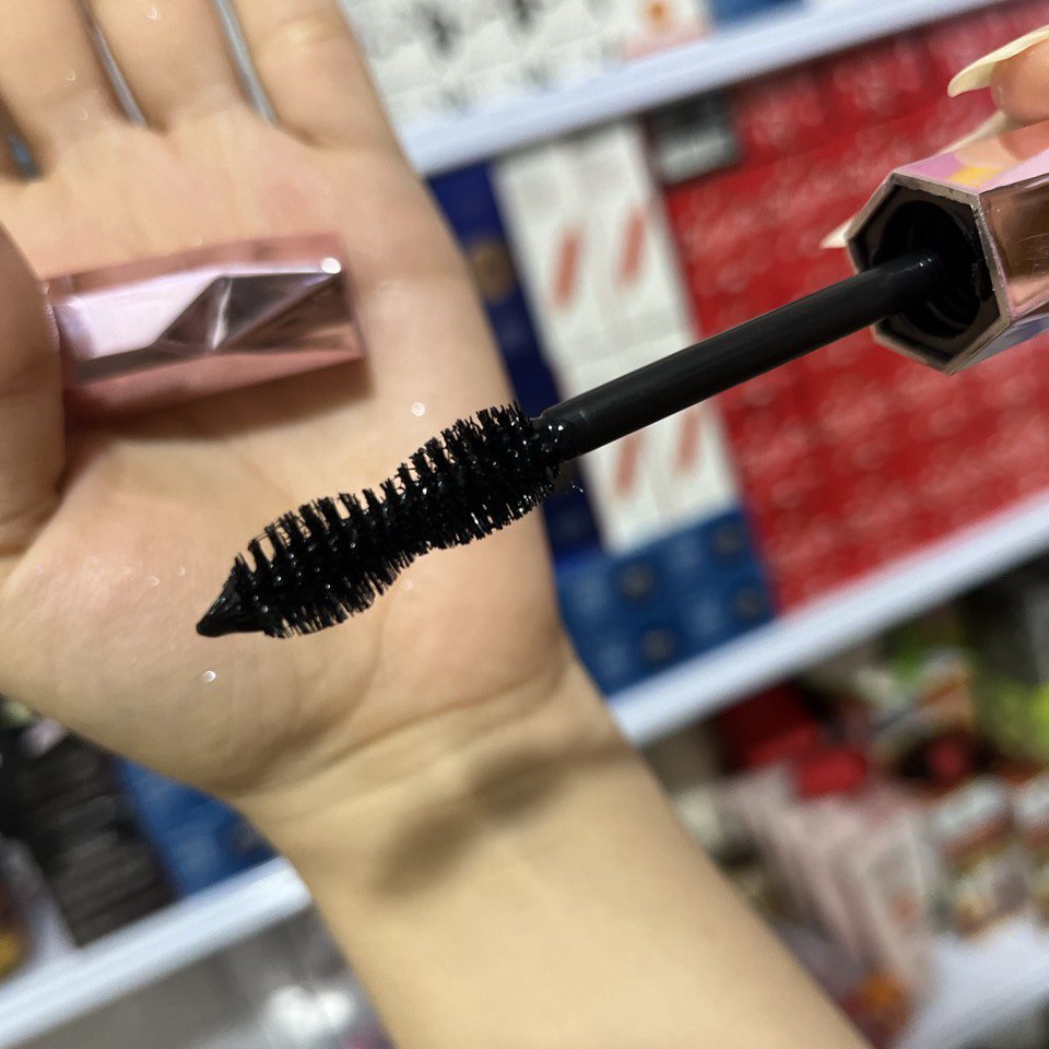 ریمل هدی موجی الماسی حجم دهنده و بلند کننده هدی موجی(آرایشی هوتران)
