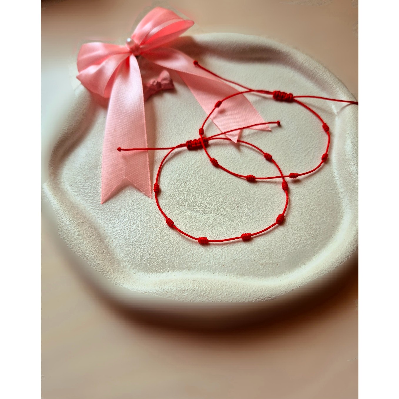 دستبند هفت گره قرمز رد استرینگ Red String