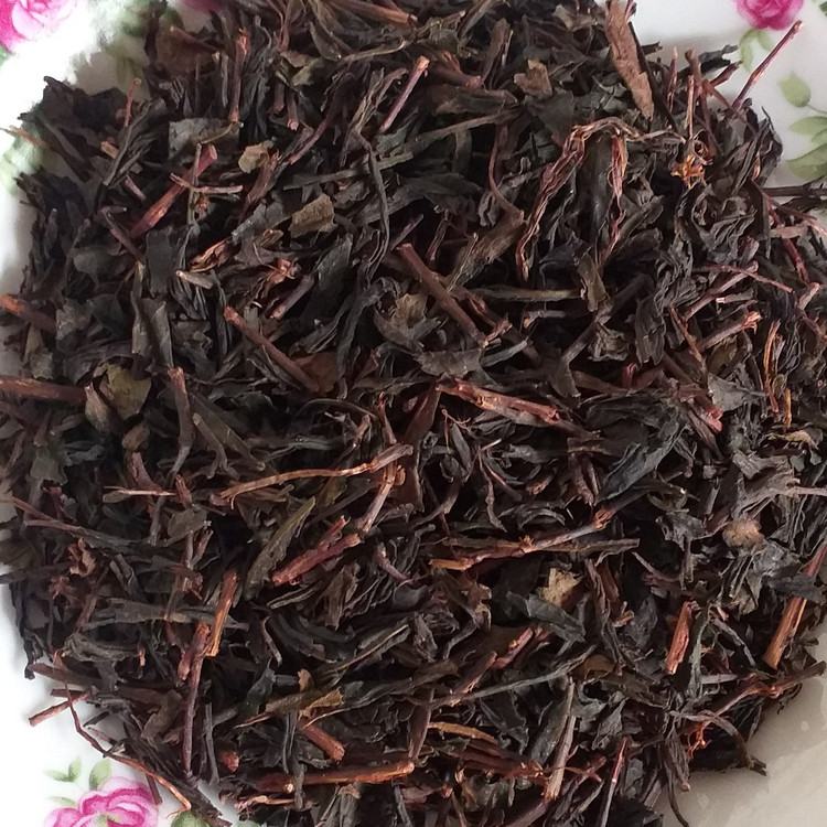 چای قلم لاهیجان چای سیاه درشت 1000گرمی بهاره ایرانی چای شمال