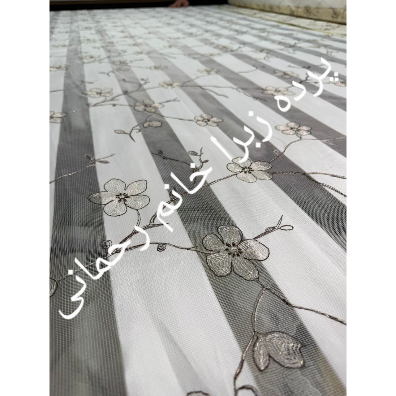 پرده زبرا گلدوزی تخفیف خورده نمونه 10در 10سانت
