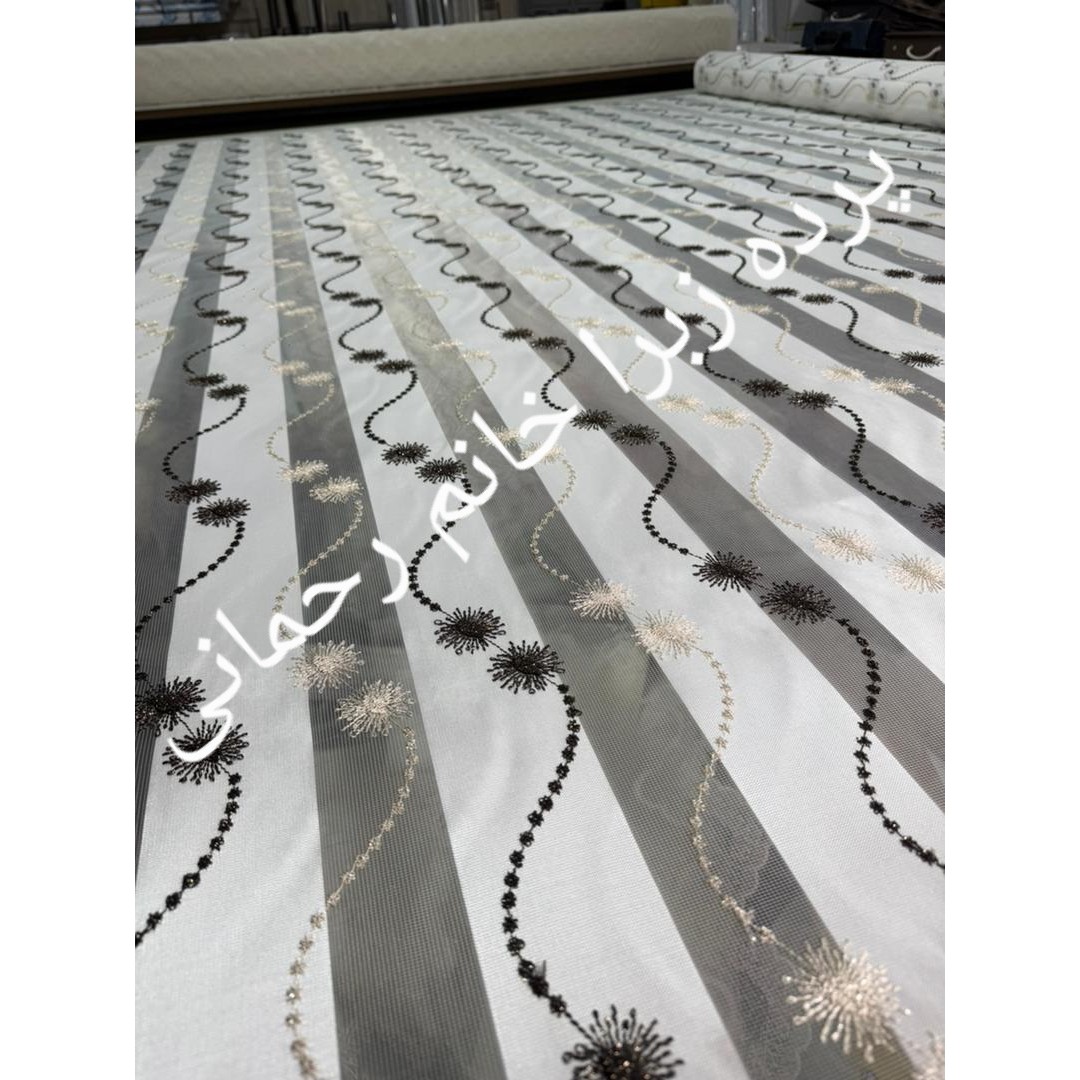 پرده زبرا گلدوزی تخفیف خورده نمونه 10در 10سانت
