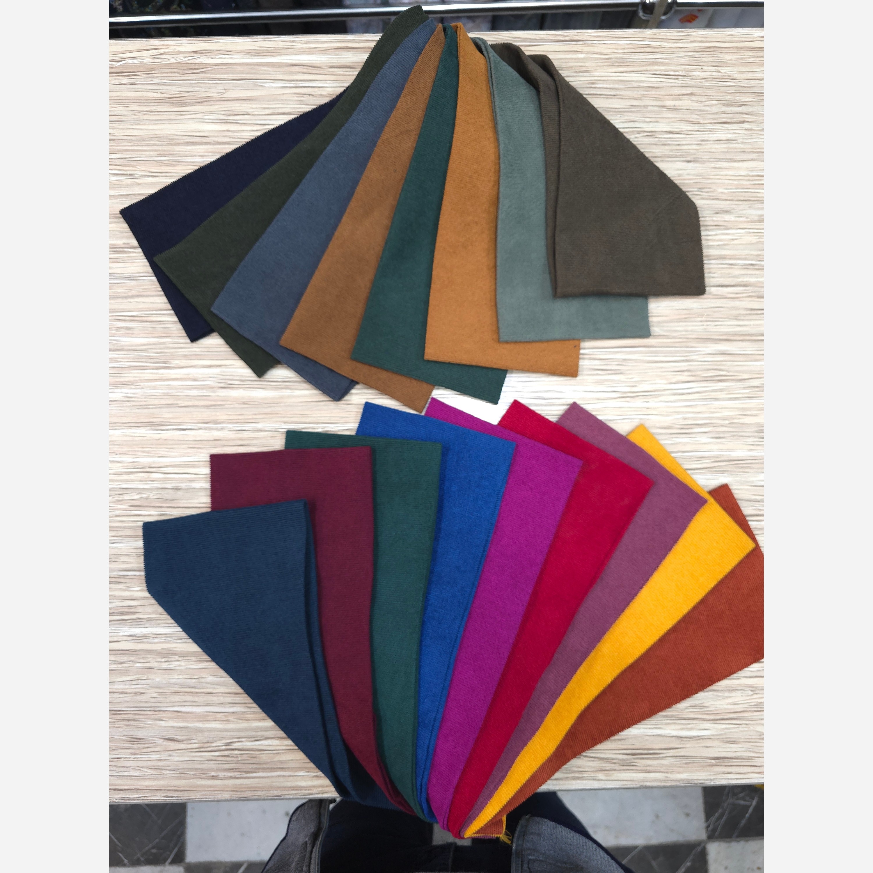 پارچه مخمل کبریتی ریز گرم بالا(متری 749هزار تومان)
