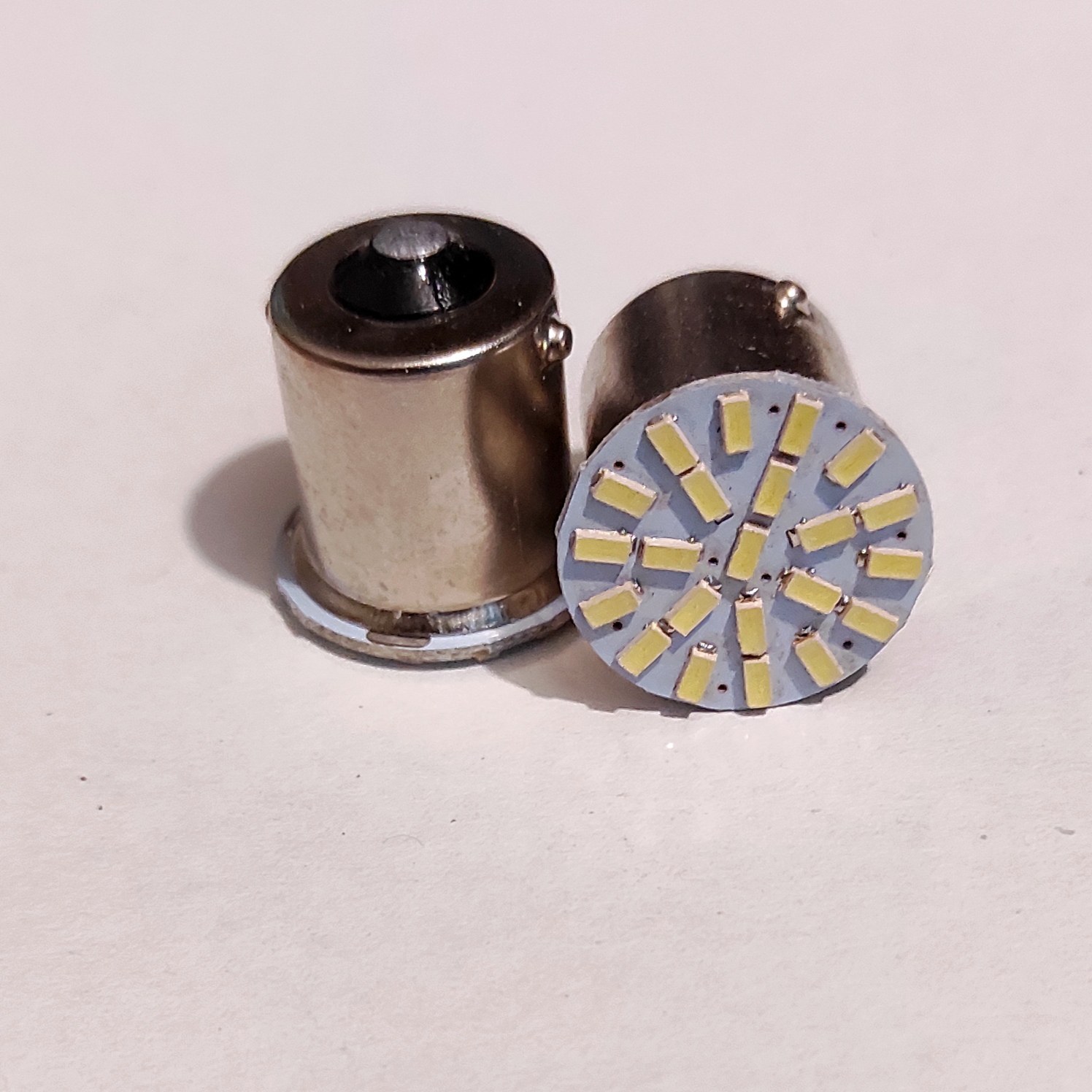 لامپ چراغ عقب خودرو ال ای دی مدل فندقی پایه 1156 LED(تک عدد)