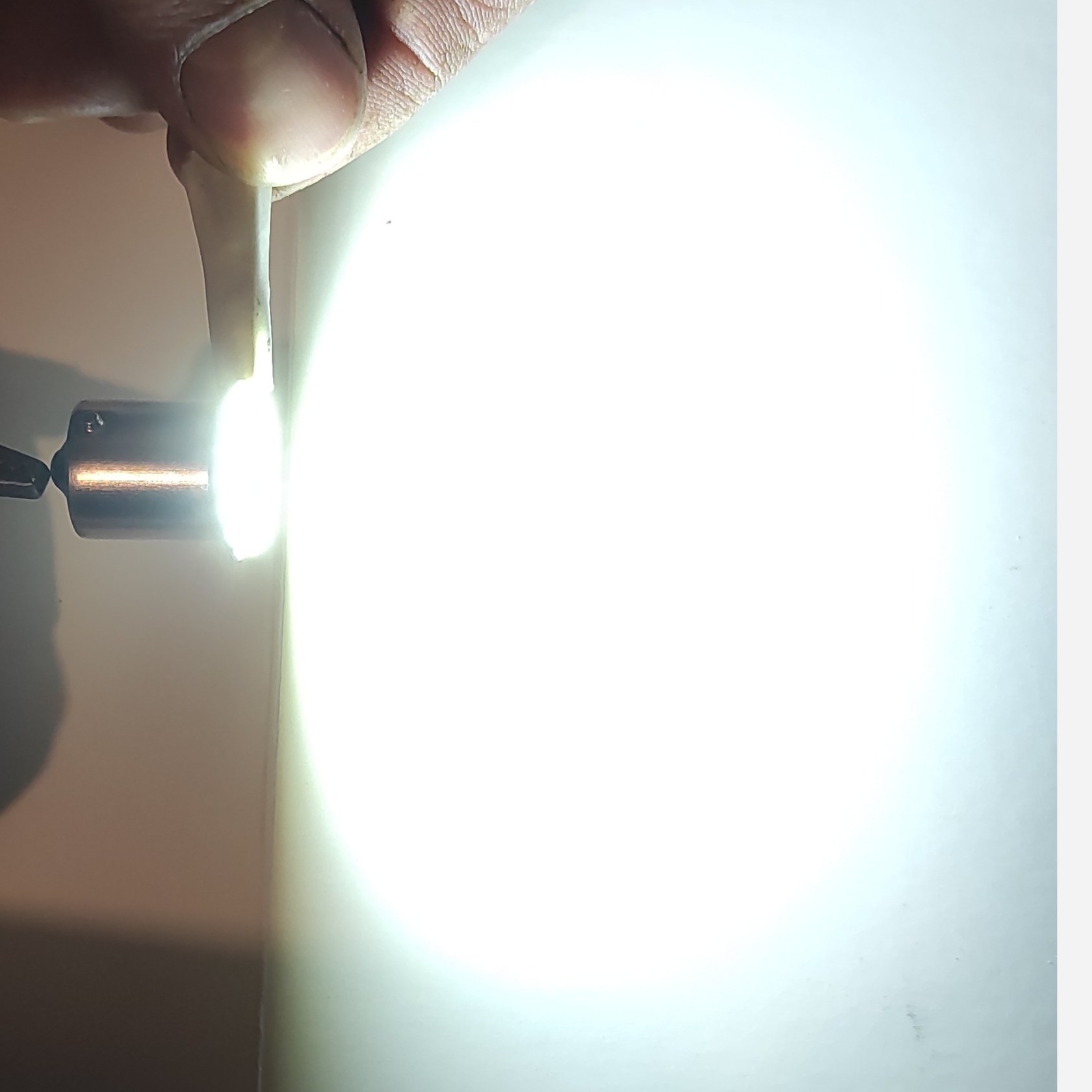 لامپ چراغ عقب خودرو ال ای دی مدل فندقی پایه 1156 LED(تک عدد)
