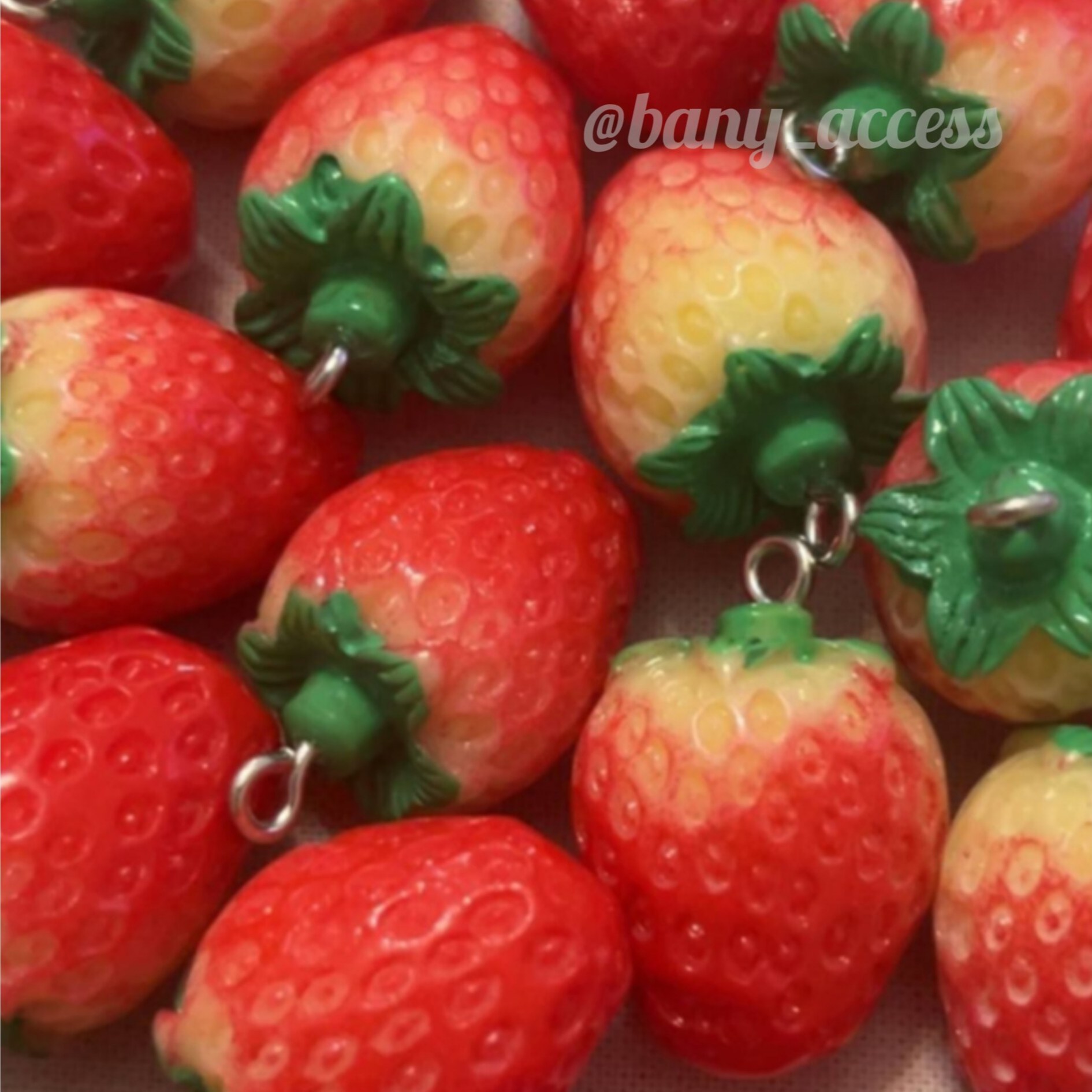 متریال آویز توت فرنگی متوسط (خرازی)