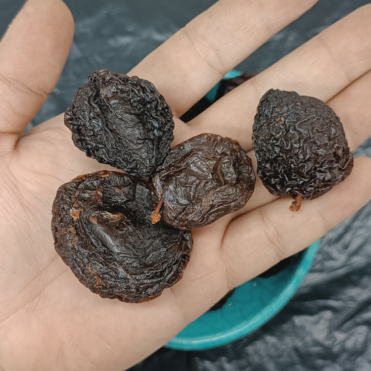 آلو خشک ممتاز ترش خورشتی 1405 (یک کیلویی)