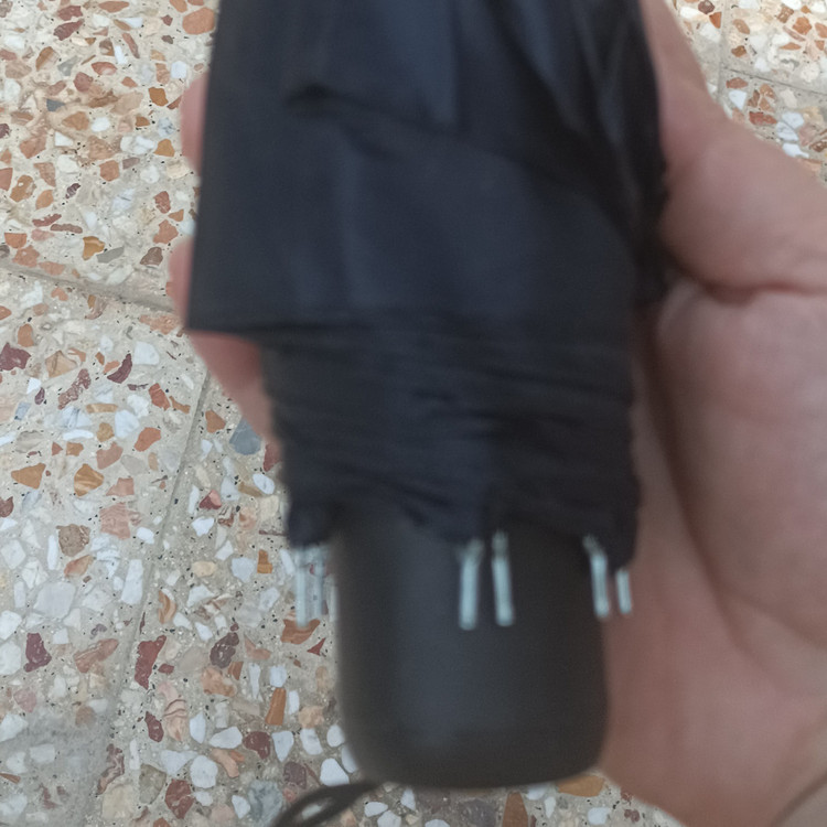 چتر تاشو وارداتی 21اینچ مشکی