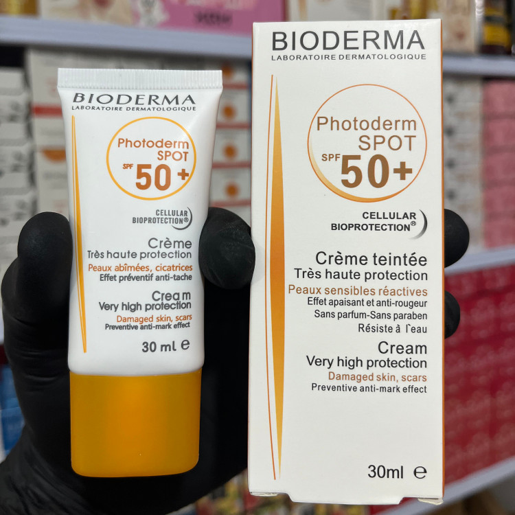 کرم ضدآفتاب بی رنگ بیودرما spf 50( کرم ضد آفتاب مخصوص پوست خشک و معمولی)