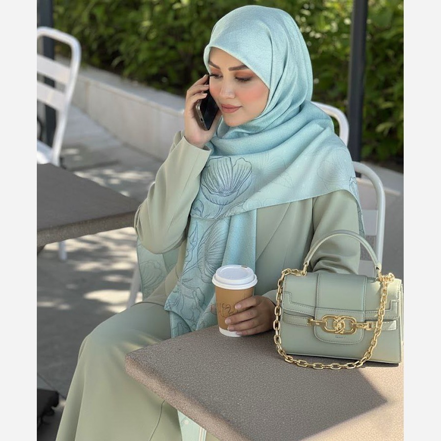 روسری نخی کاستوم طرح ندا قواره بزرگ ( 140)