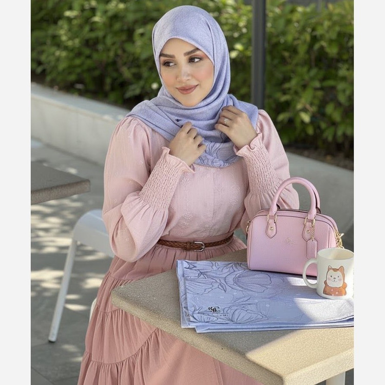 روسری نخی کاستوم طرح ندا قواره بزرگ ( 140)