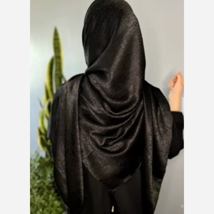 روسری کوپرا ابریشم واکسی مشکی قواره متوسط (شامل هدیه)