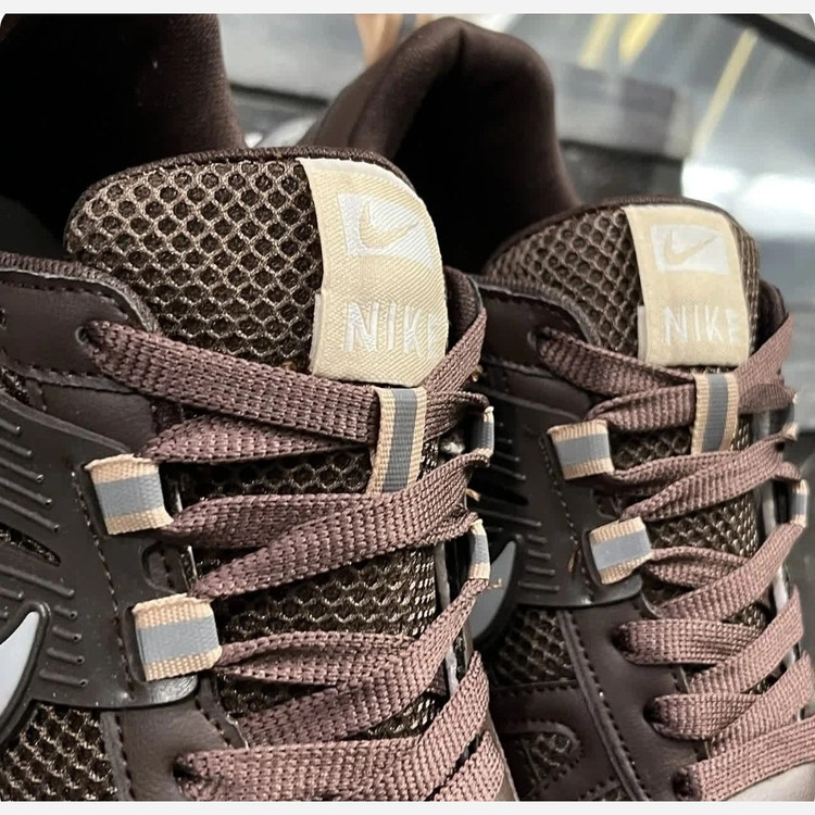 کتونی نایک وی تو کی قهوه ای مردانه زنانه ست Nike V2K