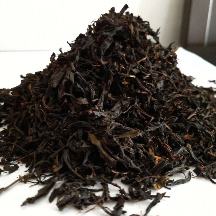 چای قلم ممتاز بهاره (1405) لاهیجان بسیار خوش عطر و خوش طعم (1000 گرمی) محصول 1405