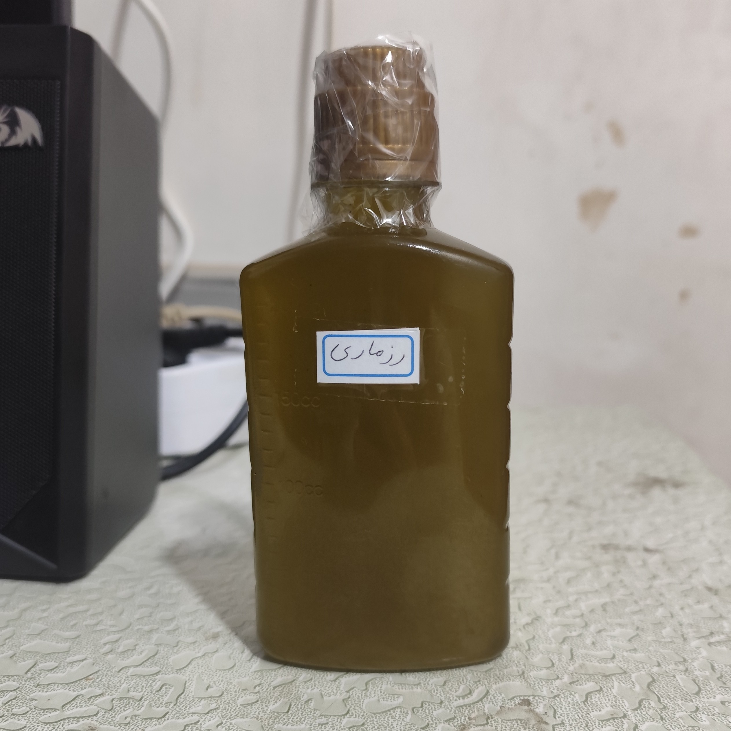 روغن رزماری اصل عمده ربع لیتری (ریزش مو پرپشت کننده مو تقویت مژه و ابرو تقویت ریش و سبیل)