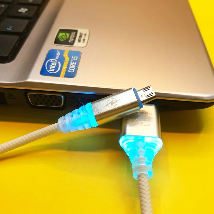 کابل شارژ فست شارژ (Micro USB) مدل چراغدار،اورجینال چین،دارای طراحی منحصر به فرد و زیبا،به طول یک متر