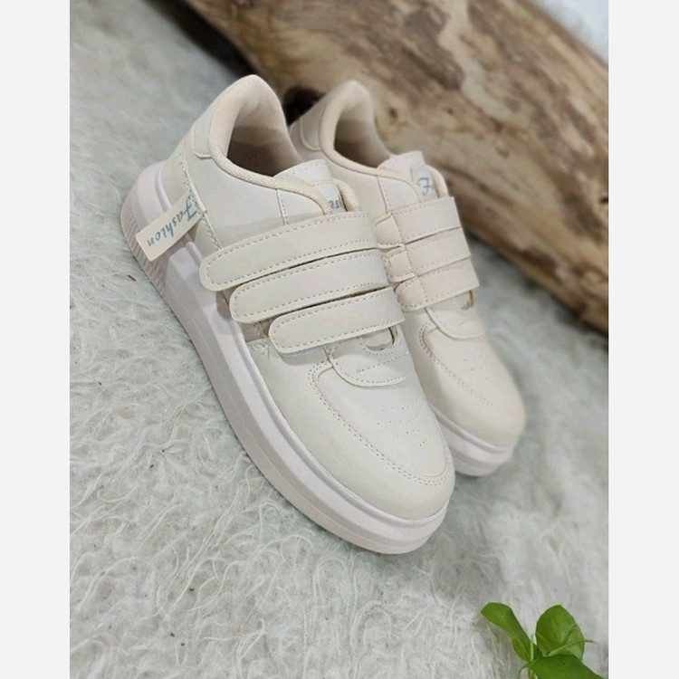 کتونی زنانه دخترانه سه چسب مشکی کرم سفید فشیون