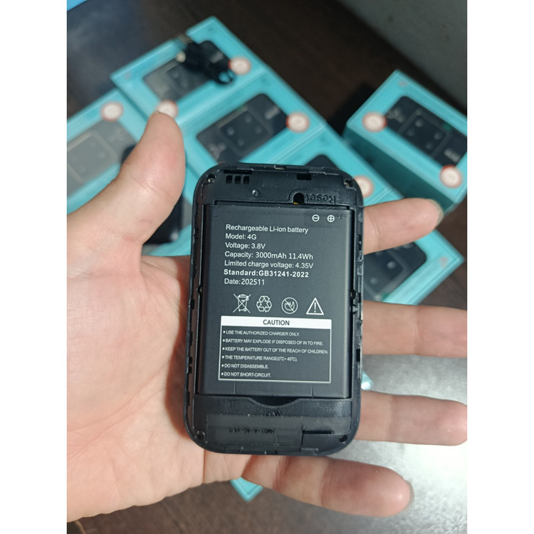 مودم جیبی 5G جی پی لینک دارای صفحه LCD و باتری 3000 میلی آمپر ساپورت 12 دستگاه