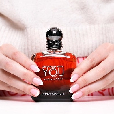 عطر و ادکلن استرانگر ویت یو ابسولوتلی Stronger with You Absolutely با کیفیت عالی و ماندگاری بالا ( حداقل خرید 10 میل )
