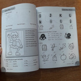 کتاب زبان فمیلی اند فرندز American Family and Friends 1 سایز وزیری همراه با کتاب کار +Qr کد