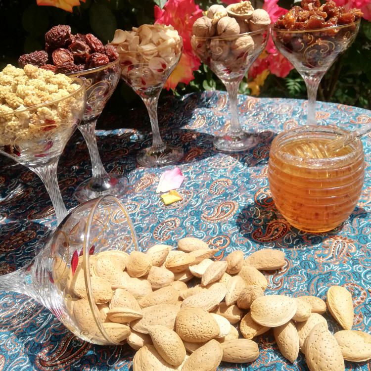 بادام سنگی سایز متوسط درجه یک (3کیلویی)(ارسال رایگان)