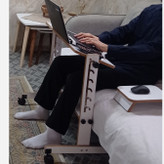 میز لپ تاپ و مطالعه طبی درازکش (پایه چرخ دار - نمونه لپ تاپ)
