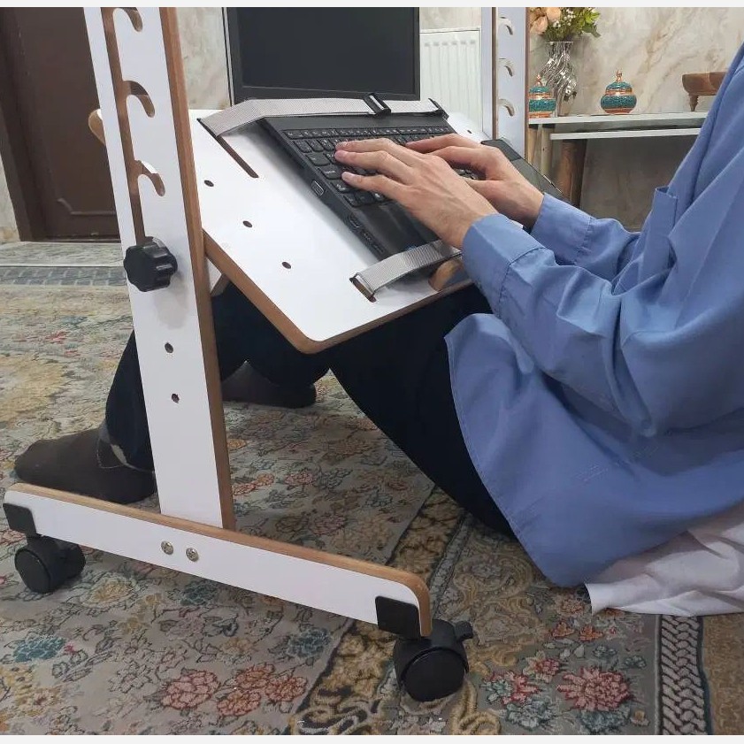 میز لپ تاپ و مطالعه طبی درازکش (پایه چرخ دار - نمونه لپ تاپ)
