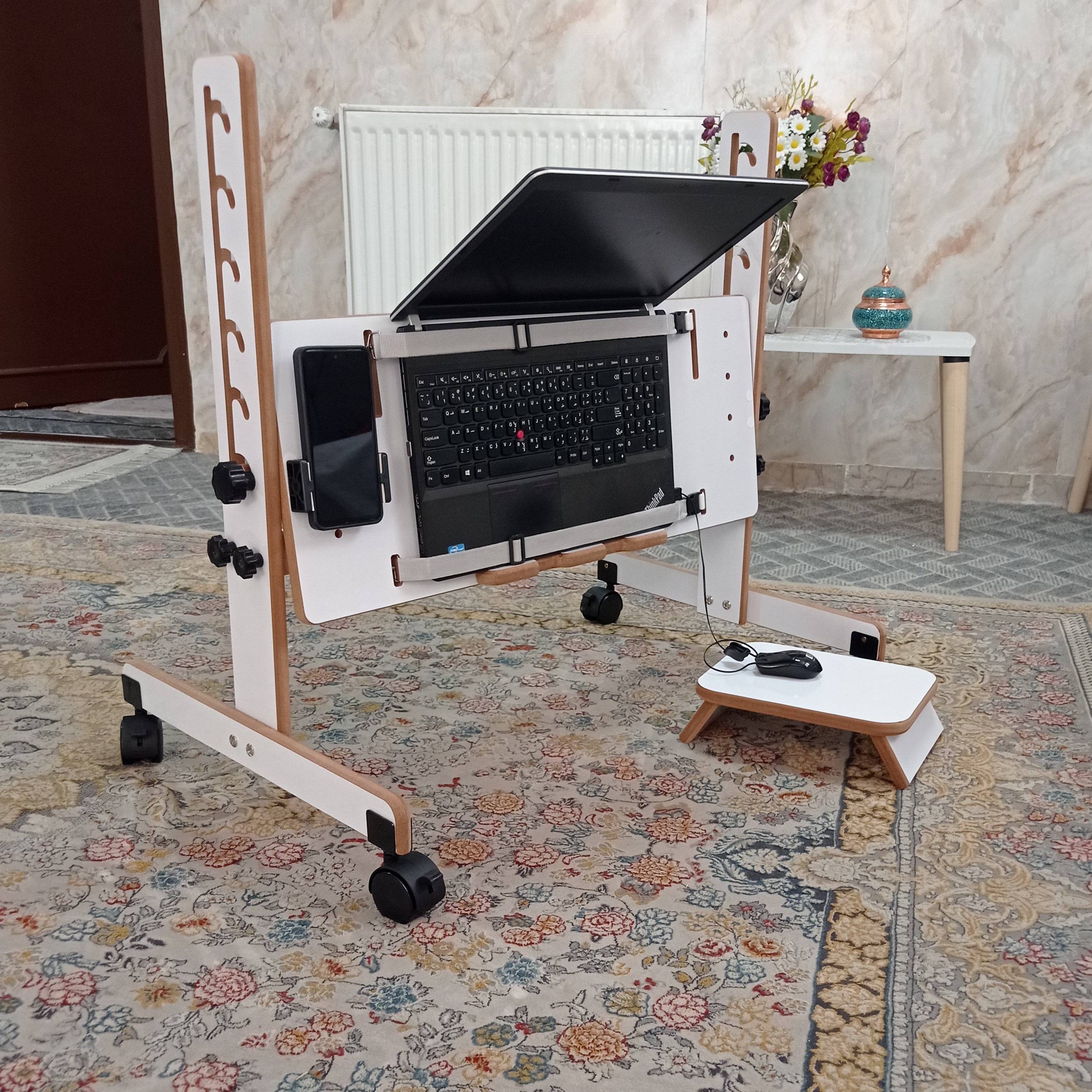 میز لپ تاپ و مطالعه طبی درازکش (پایه چرخ دار - نمونه لپ تاپ)