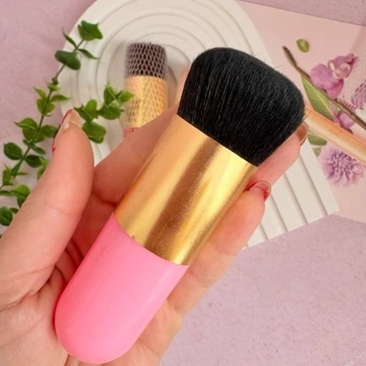 براش رژگونه پرتراکم ( آرایشی هوتران)