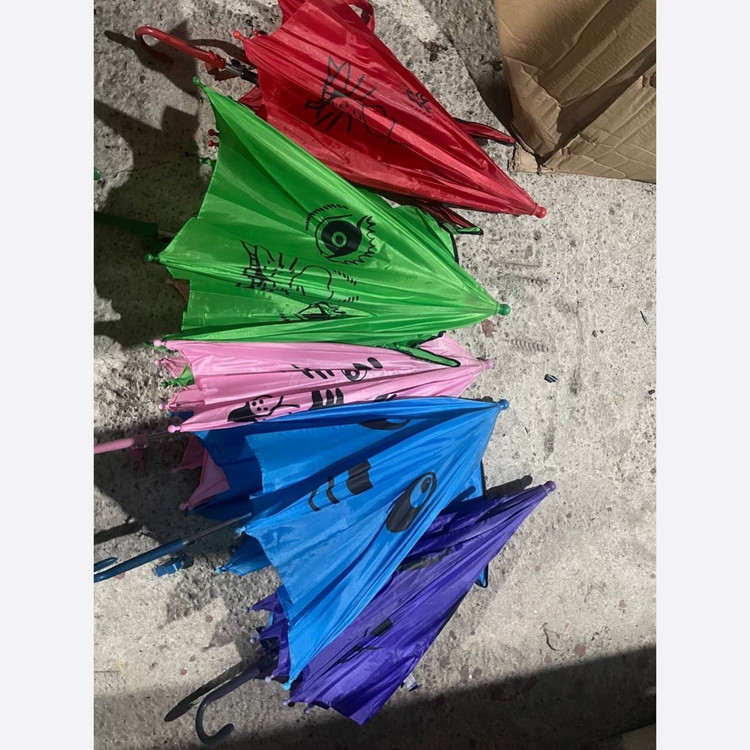چتر بچگانه در 2 مدل رنگبندی