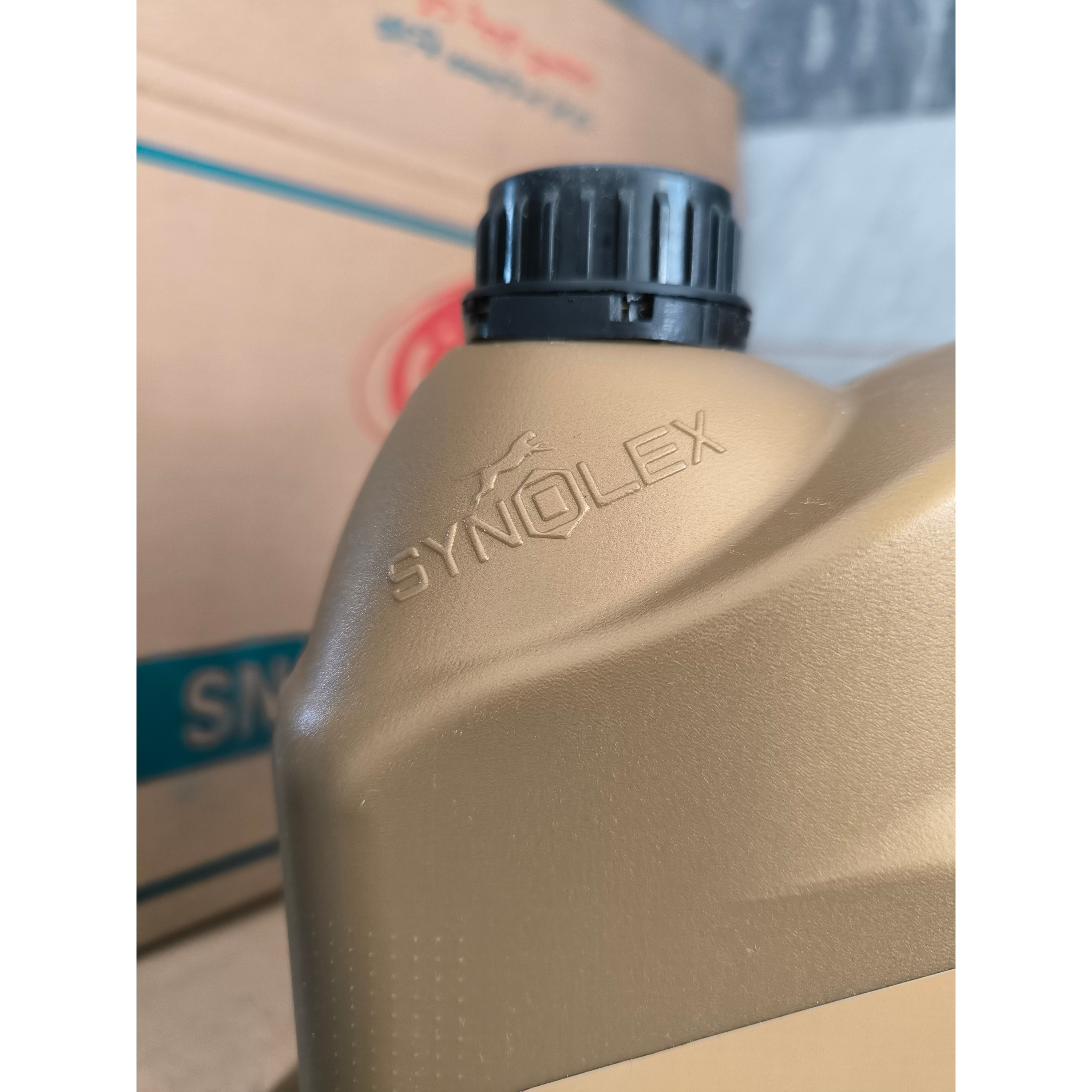 روغن موتور با کیفیت سینولکس 5w40 SN پنج لیتر