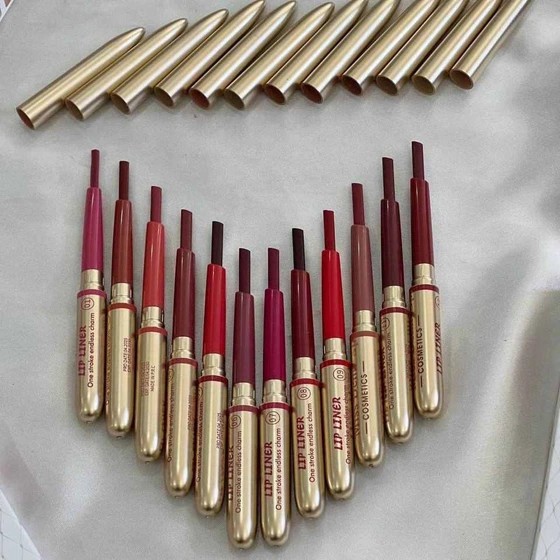 دیفاینر لب پیچی پوکه فلزی میس دمی (Miss Demi Lipliner)