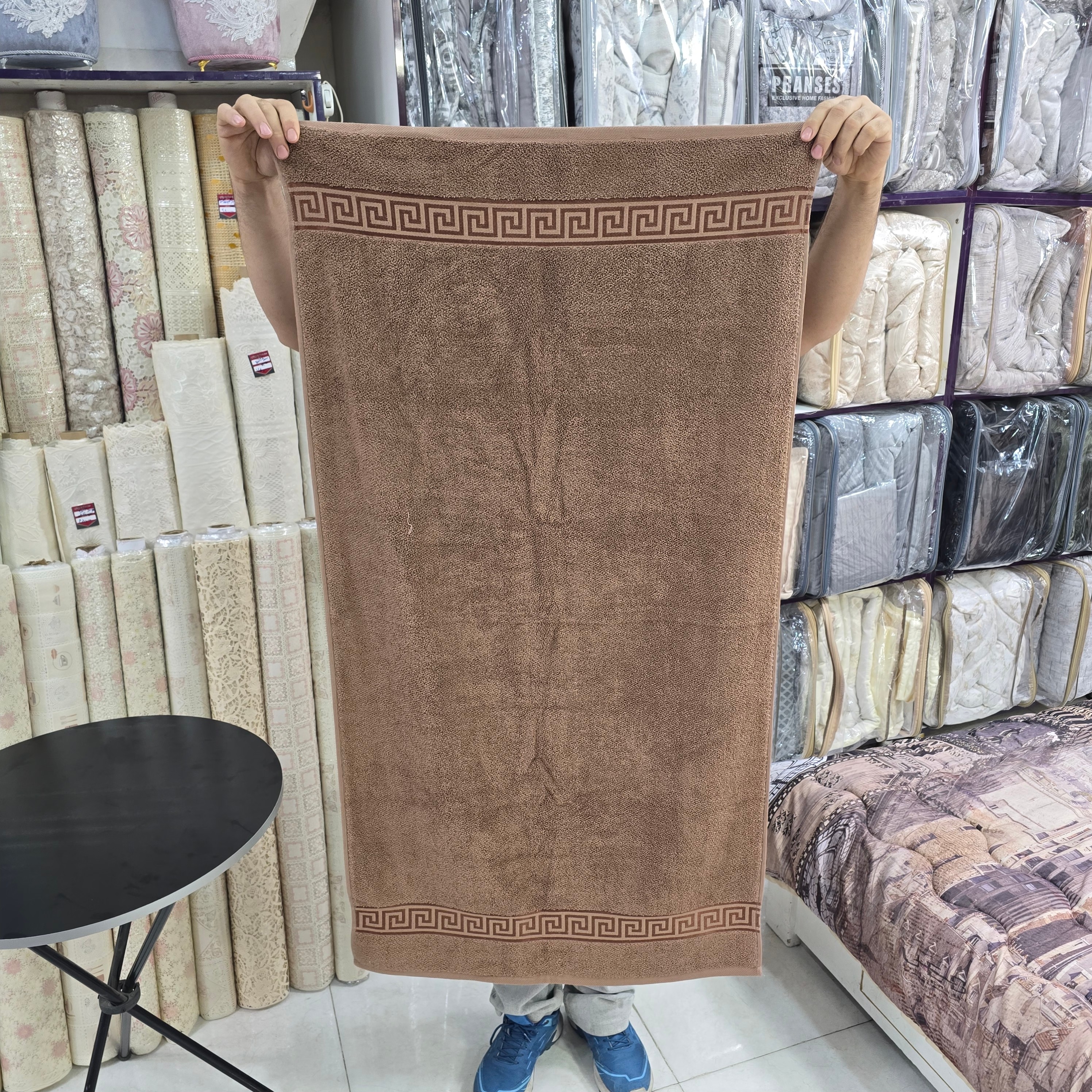حوله استخری جنس دورونخ برند حریر طرح ورساچه