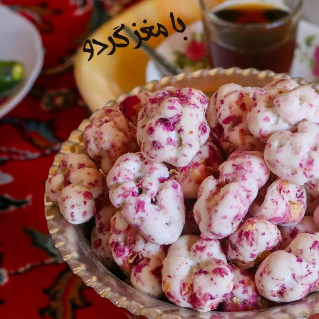 نقل گل محمدی ارومیه مغز گردویی فاقد گلوتن نیم کیلویی با ارسال رایگان