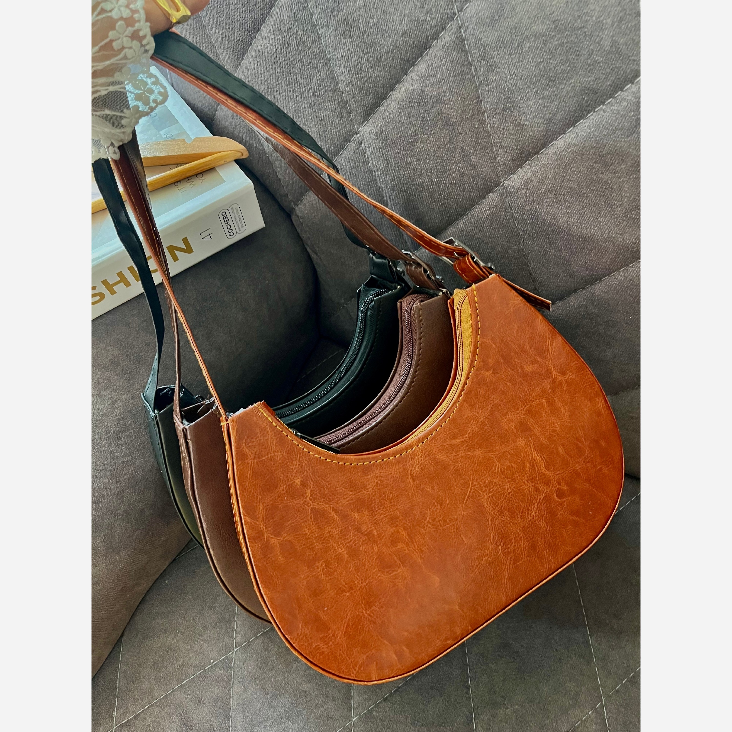 کیف دوشی قایقی زنانه (چرم مصنوعی )