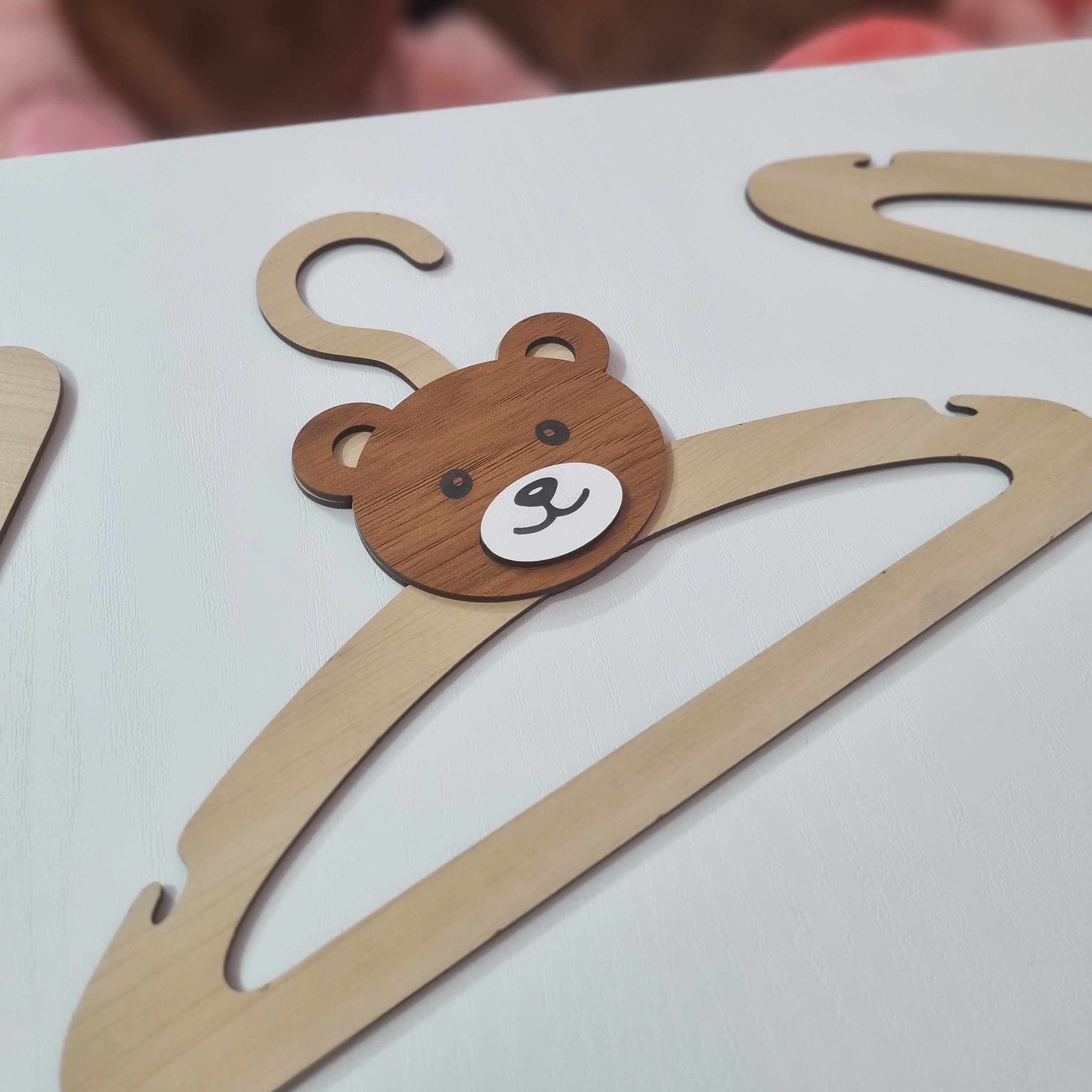 چوب لباسی چوبی نوزاد (کودک) تدی MDF وانوچای برای لباس و شلوار
