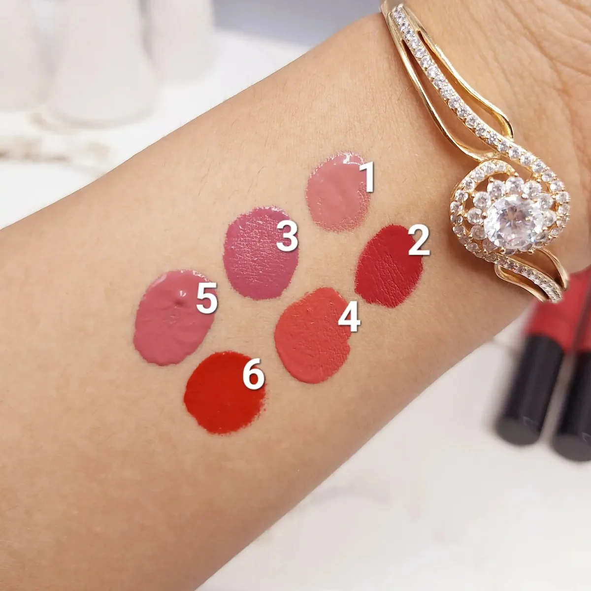 رژ لب مایع پد دار رومانتیک رین مدل Powder Puff Lippie مات در 6 رنگ