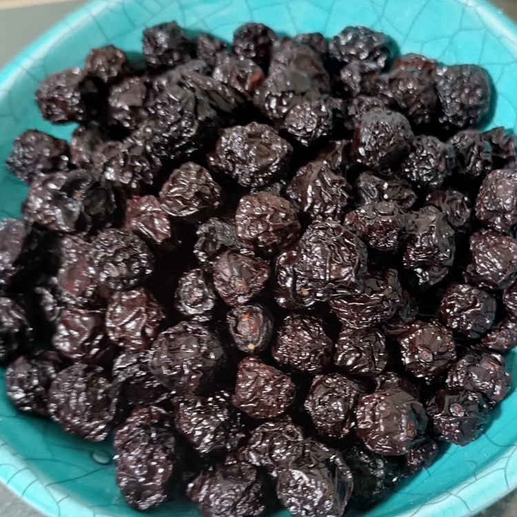 آلبالو خشک وطنی ترش بدون نمک 1405(250گرم)