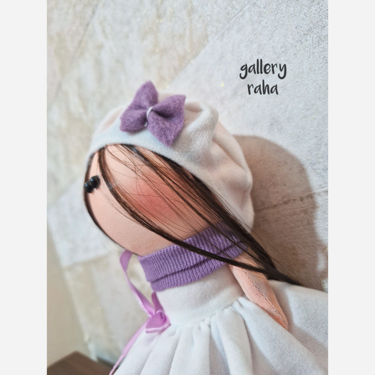 عروسک روسی دختر مخمل(سفید یاسی ) (20 سانتی)