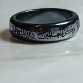 انگشتر حلقه سنگ حدید با حکاکی نفیس دعای وَإِنْ یَکَادُ الَّذِینَ کَفَرُوا لَیُزْلِقُونَکَ ..نقره جات فرازی فر