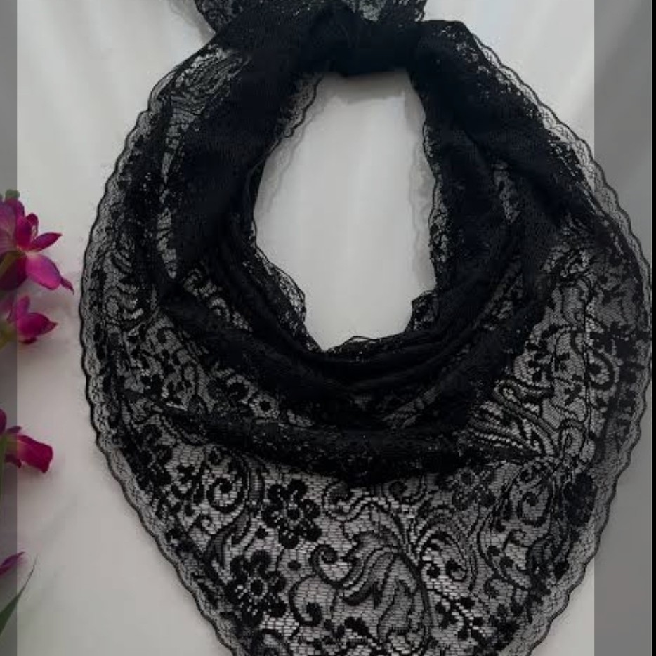 روسری سه گوش دور دانتل مینی اسکارف سه گوش گیپور