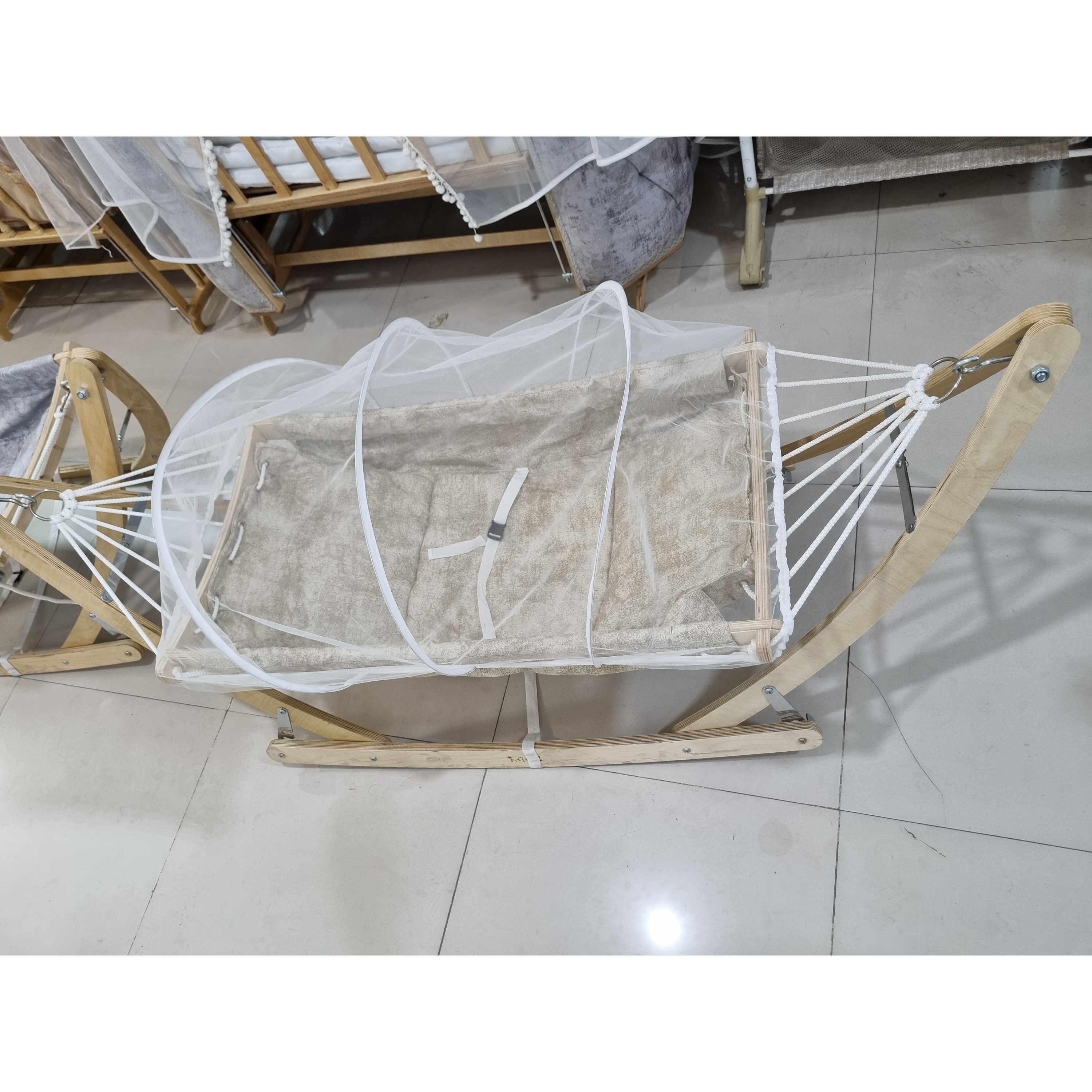 گهواره بانوچ ننویی ستنی با تشک عمیق، بالشت، تور( پسکرایه)