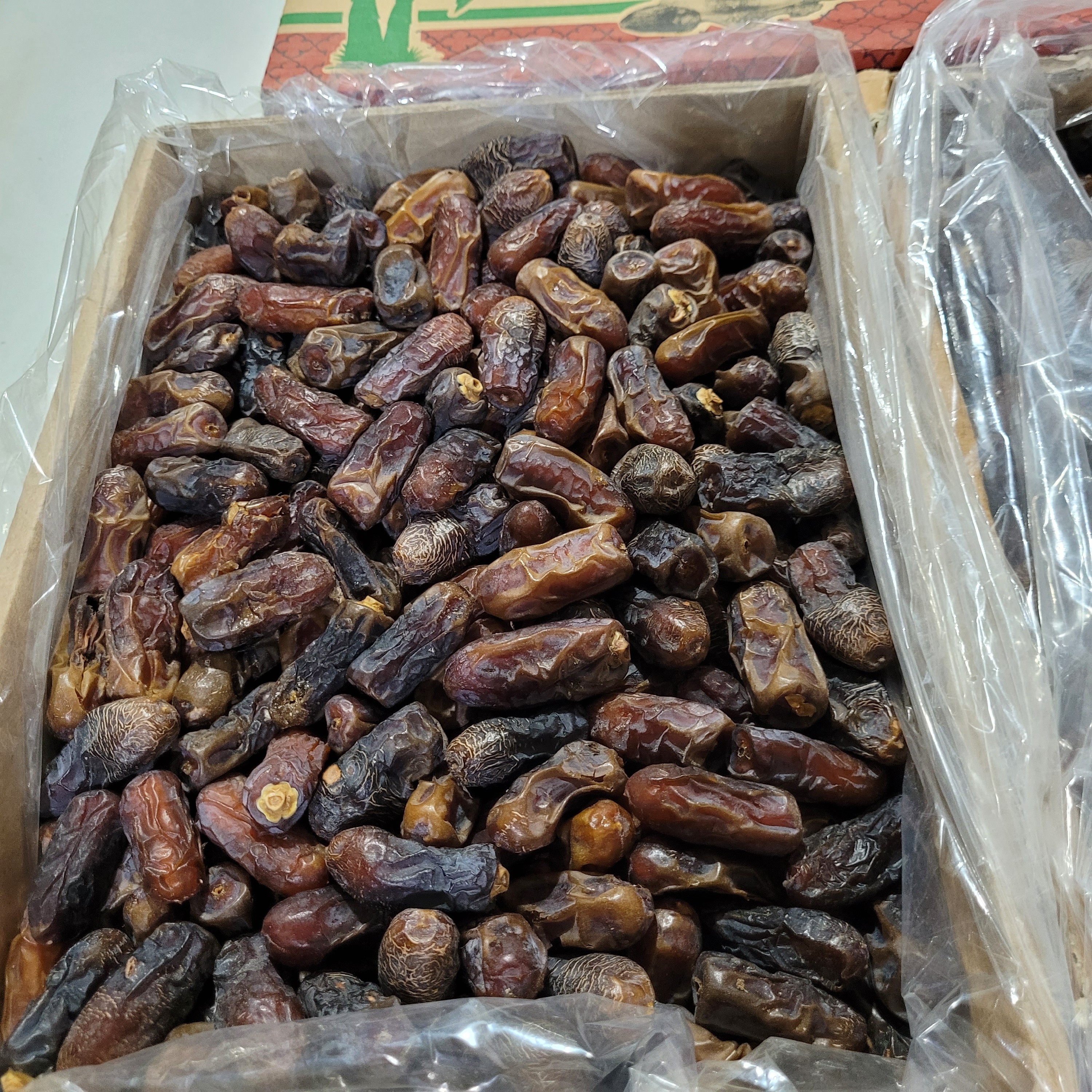 خرما پیارم درجه 2 محصول بم، ارگانیک و لذیذ-کارتن 4 کیلویی