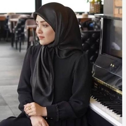 روسری ساتن مشکی/رنگی